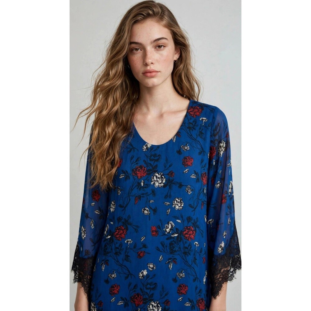 ASTR Blue Floral V Neck Dress Womens M Long Sleeve Black Lace Cuffs Romantic